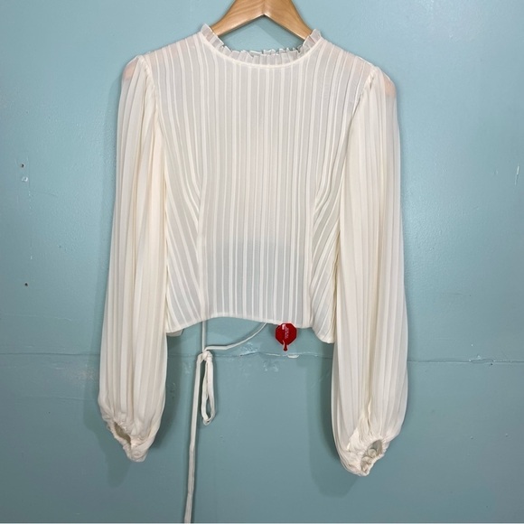 FRAME Waist Toe Cutout Top Blouse Pleated Ivory Cream Ruffle Sz S - Picture 2 of 8